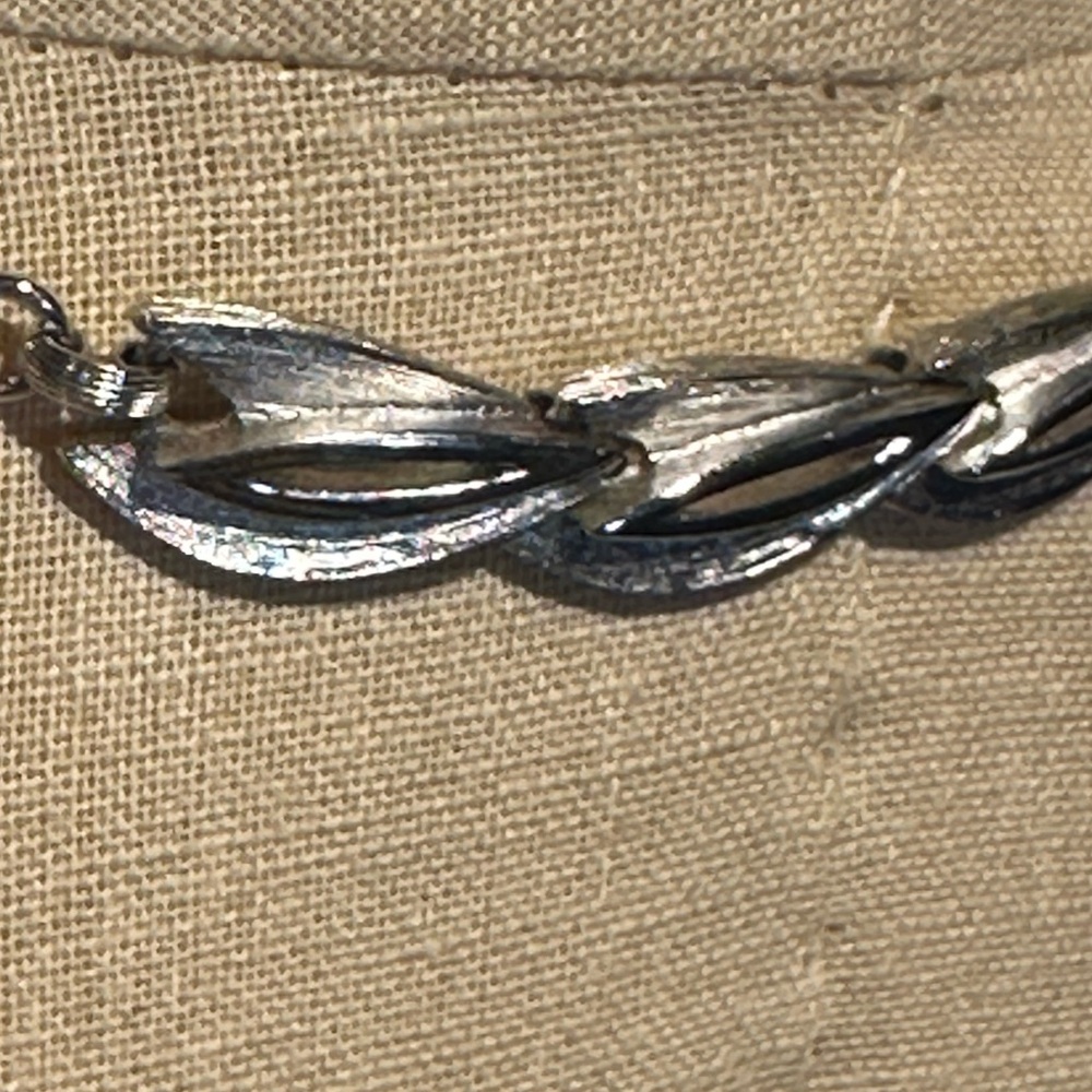 Crown Trifari Silver Tone Brushed Leaf Necklace - Rare Vintage Find - Picture 4 of 4